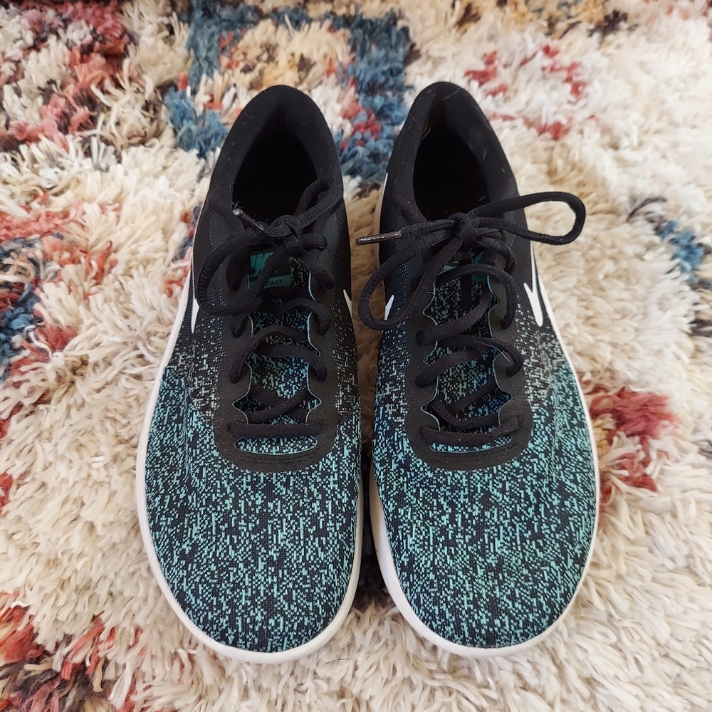 LAST CHANCE Nike Sneakers - Picture 2 of 4